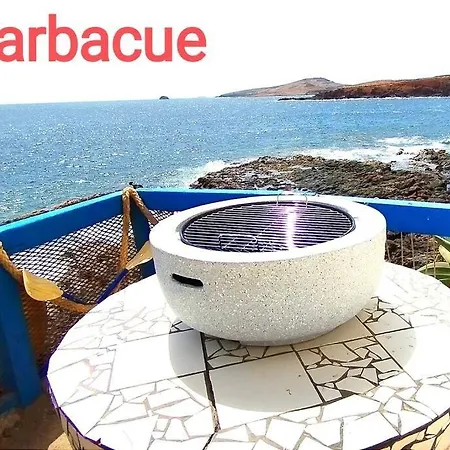 La Casa Con Terraza Privada Sobre El Mar