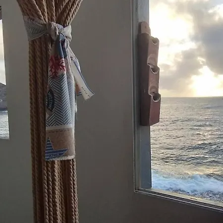 La Casa Con Terraza Privada Sobre El Mar *