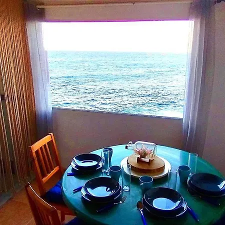 La Casa Con Terraza Privada Sobre El Mar Semesterbostad *