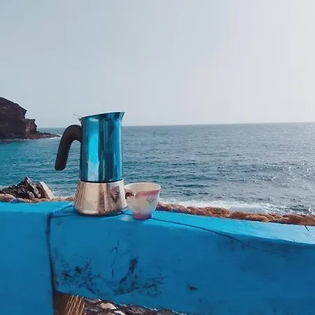 La Casa Con Terraza Privada Sobre El Mar Ferienhaus